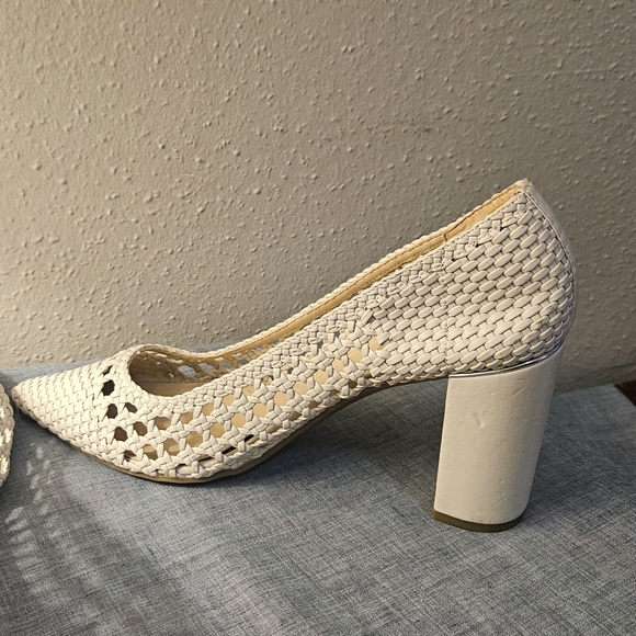 Marc Fisher Cream Woven Women's Heels - Picture 4 of 7